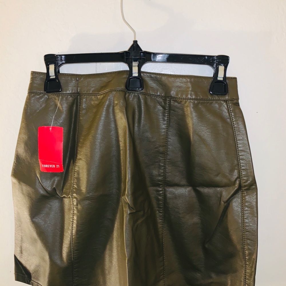 Mini high waisted olive green skirt